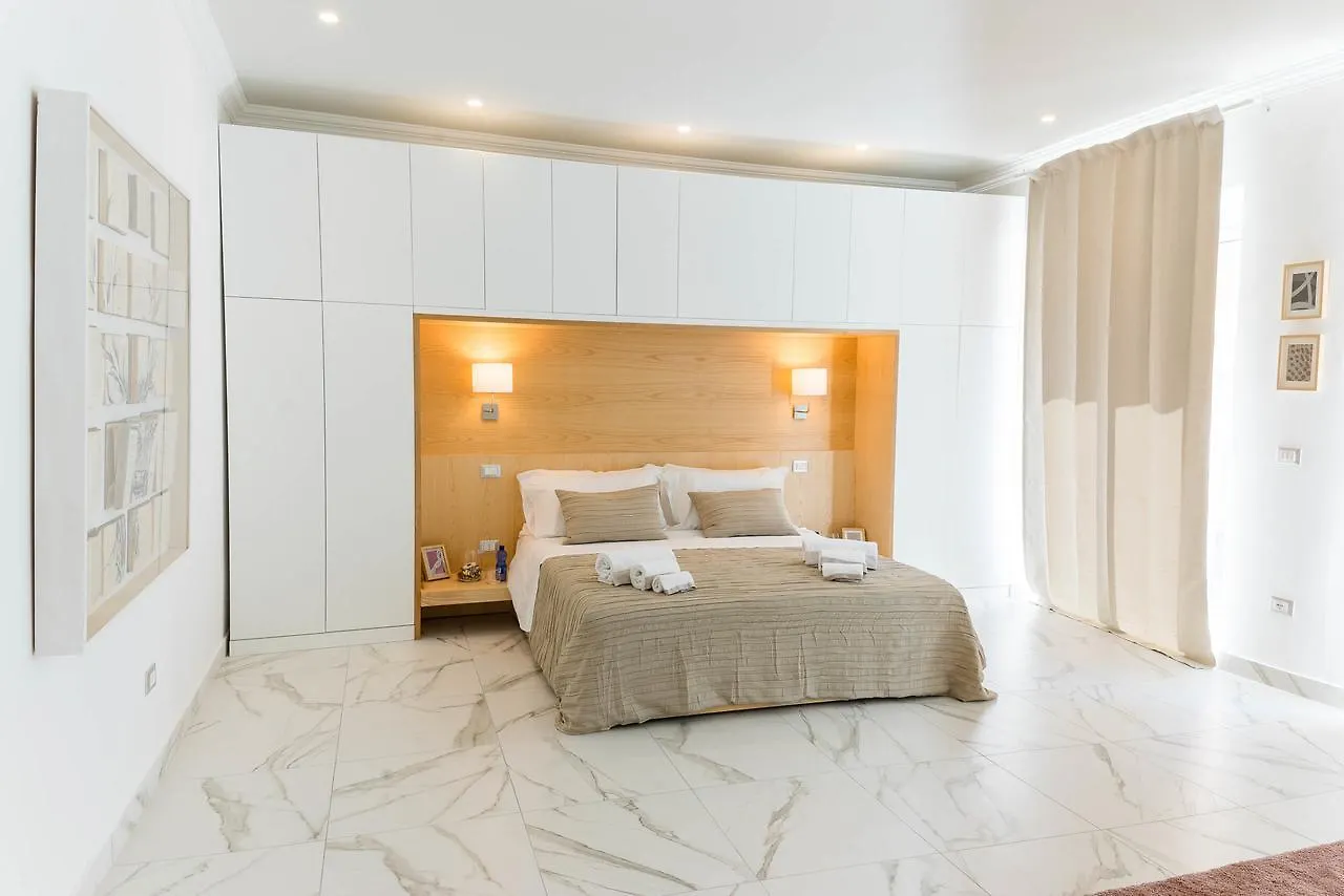Bed & Breakfast Luxury Suite Corso Umberto Taormina